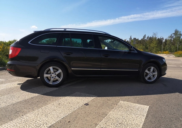 Skoda Superb cena 32400 przebieg: 274344, rok produkcji 2010 z Słupsk małe 667